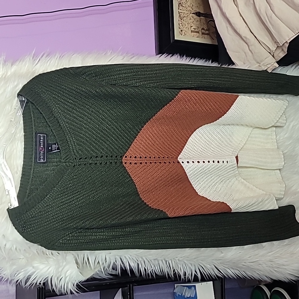 NWOT Polly & Esther sweater